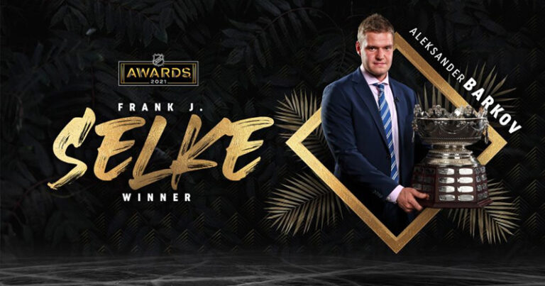 aleksander_barkov_selke-trophy