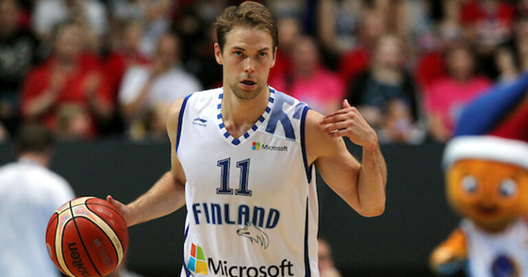 <b>Nähdäänkö Petteri Koponen tulevalla kaudella Suomessa Korisliigassa?</b>