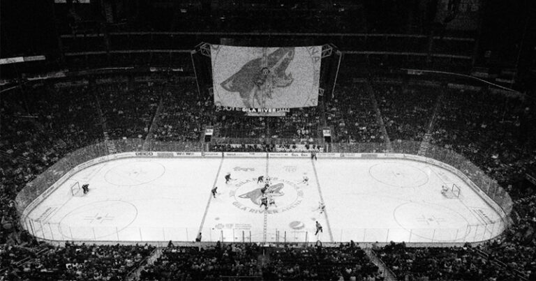 NHL_ARI_OutArena2022