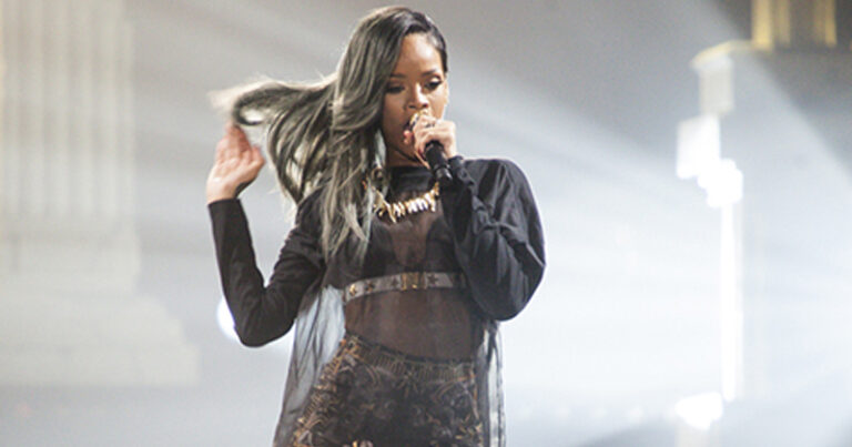 Singer_Rihanna-thumb800x420