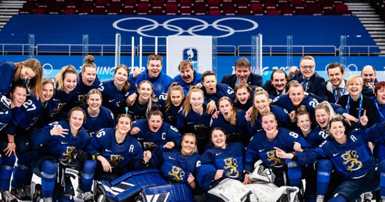 Beijing22_Naisleijonat