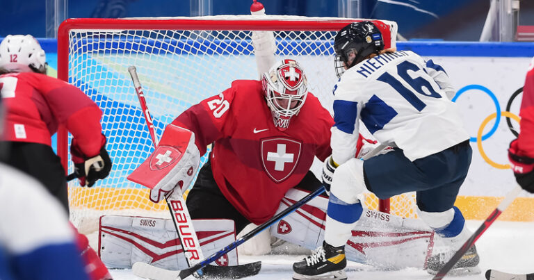 Beijing22_SUI-FIN-womenhockey