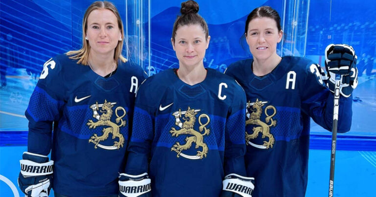 Naisleijonat_kapteenit_Peking22-thumb800x420