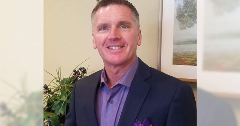 hammaslaakari-scott-charmoli