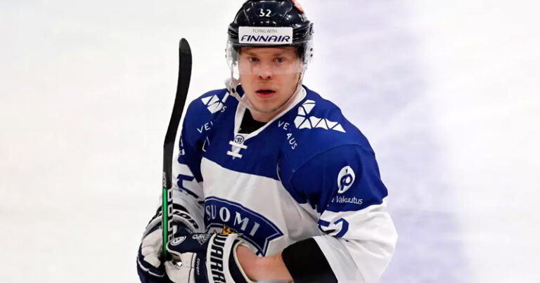 <b>Petrus Palmu joutui jättämään Leijona-joukkueen.</b>