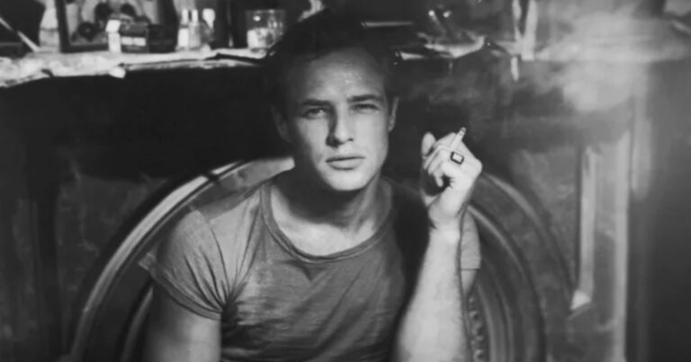 MarlonBrando1924-2004-thumb800x420