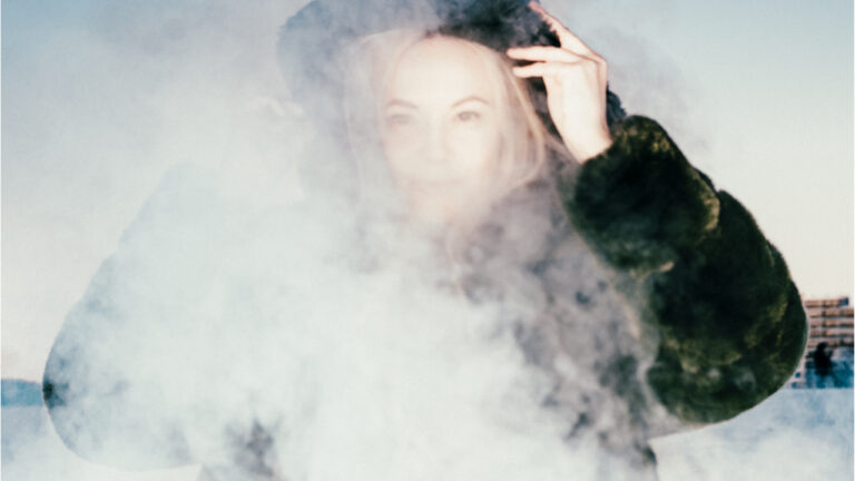 M (Minja Koski) julkaisi uuden singlen Elämä kiitää.