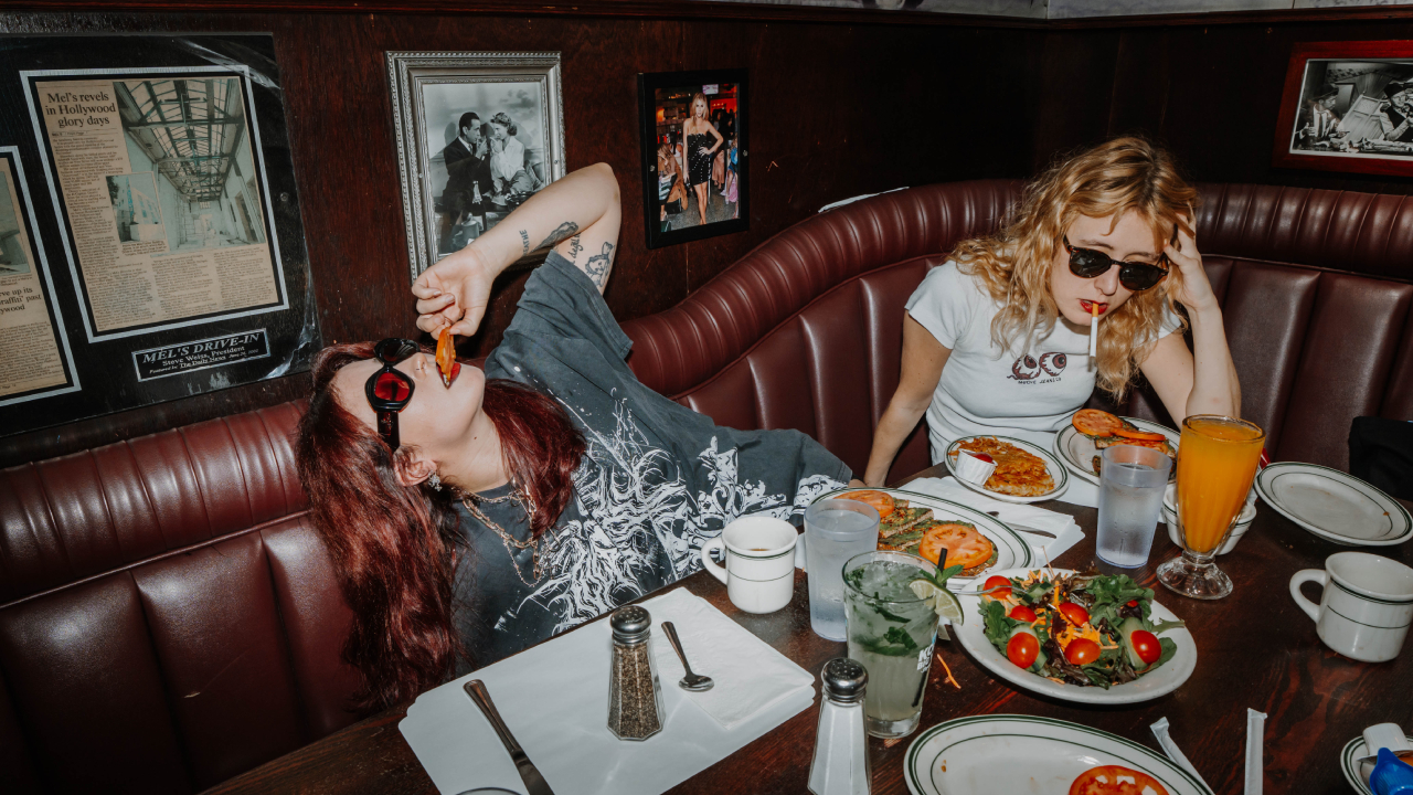 LambriniGirls_losangeles_diner-thumb1280x720